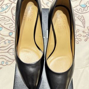 Naturalizer Classic Black Heels